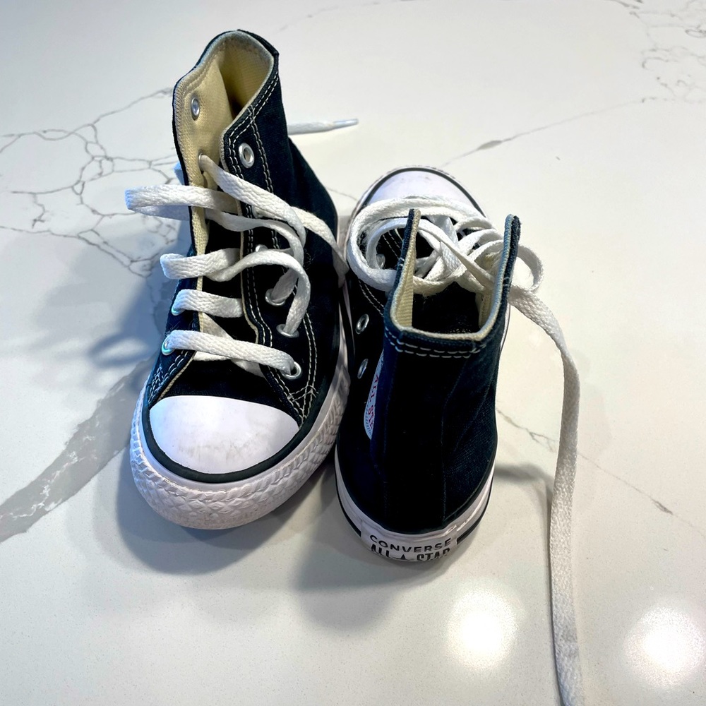 Kids converse